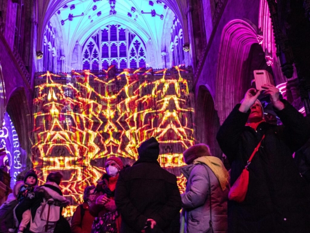 Winchester Cathedral Christmas Luxmuralis a 2022 _6