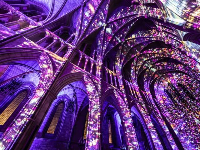 Luxmuralis Angels Southwark Cathedral 2025 son et lumiere cathedral light show light and sound projection art light art epic art london _10smv