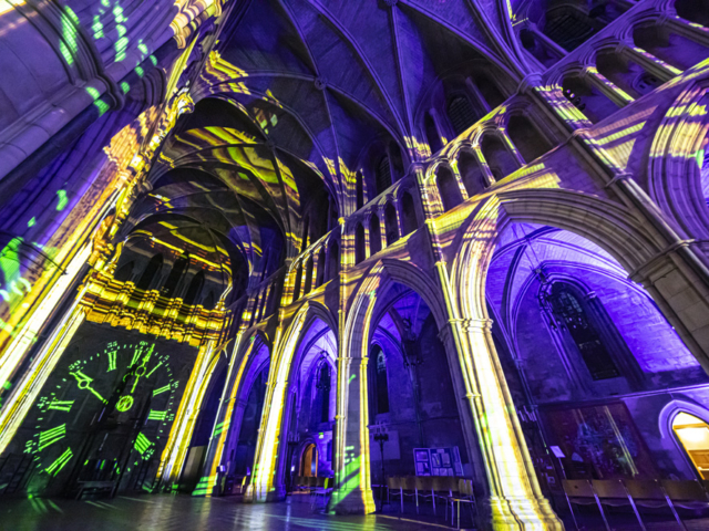 Luxmuralis Angels Southwark Cathedral 2025 son et lumiere cathedral light show light and sound projection art light art epic art london _12smv